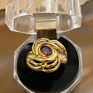 Elegant Gold and Red Gemstone Ring